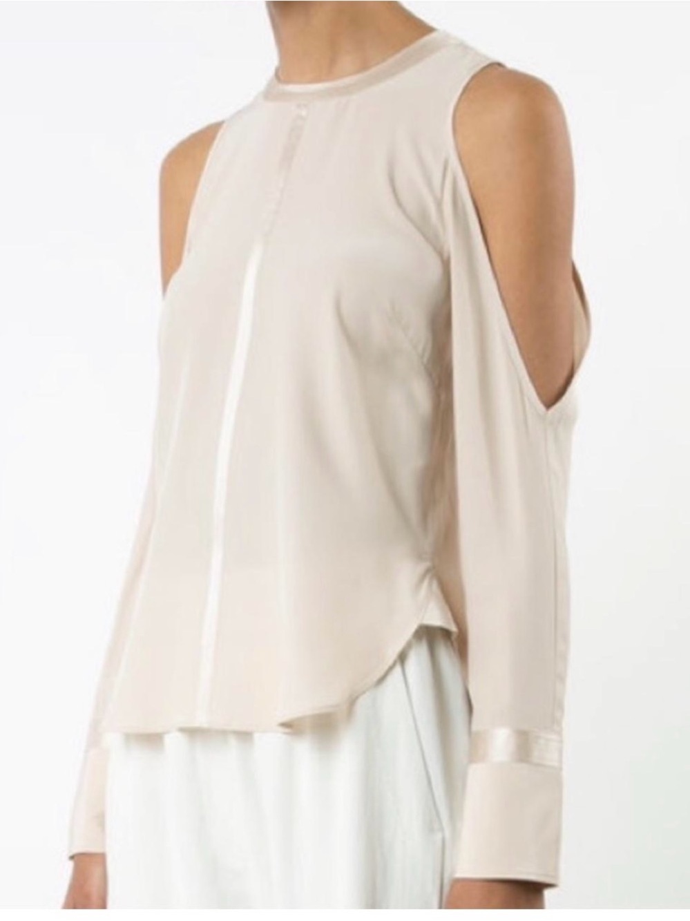 Elizabeth and James cold shoulder top size S